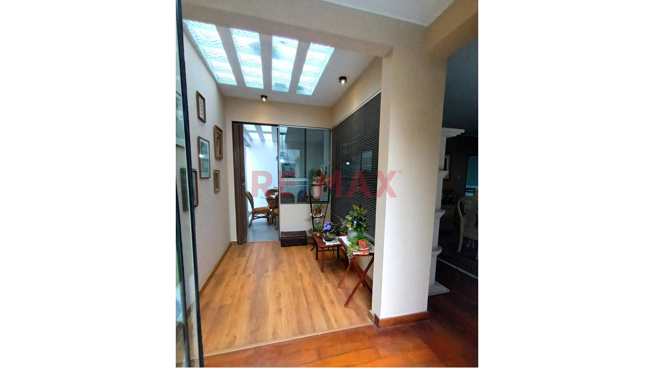 Alquilo En San Isidro Primer Piso Con Amplio Jardín Y Bbq — foto 6