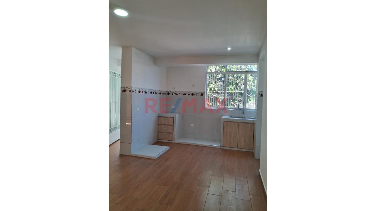 🏡 ¡Alquilo Hermoso Departamento En 2Do Piso Con Vista Interior – Urb. El Bosque! — foto 4