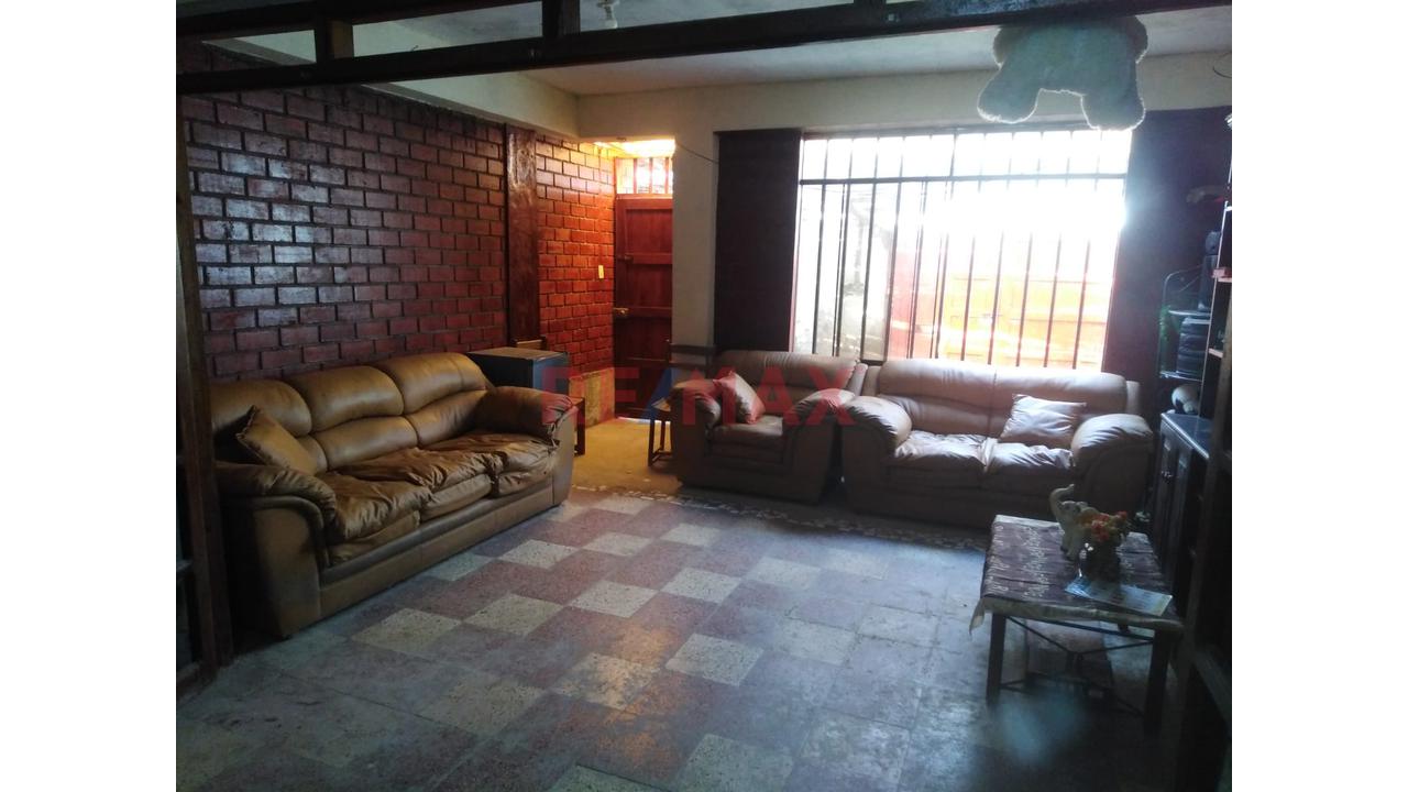 Casa Venta En Playa Arica / Dos Departamentos En Primer Piso Con Cochera - 12