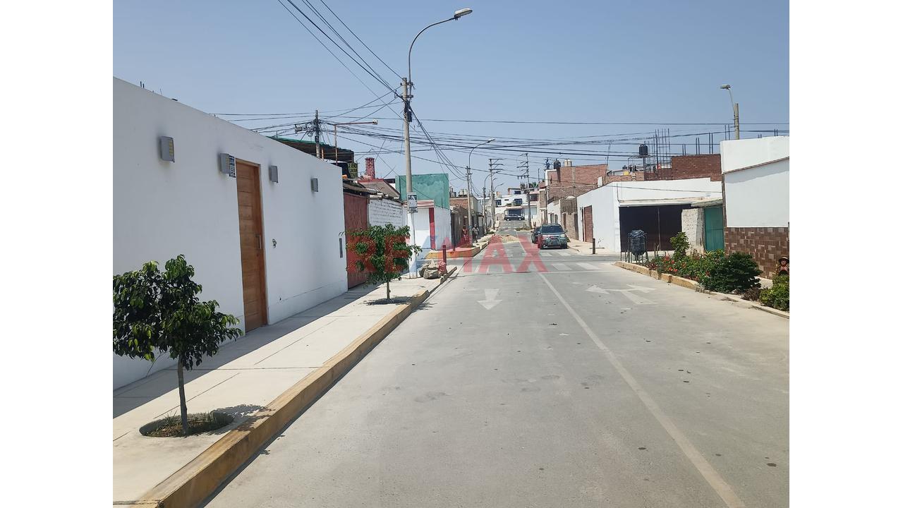 Casa Venta En Playa Arica / Dos Departamentos En Primer Piso Con Cochera - 1