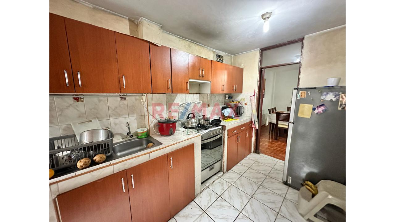 Se Vende Casa De 120 M² Con 2 Departamentos Independientes En San Juan De Lurigancho (Campoy) — foto 7