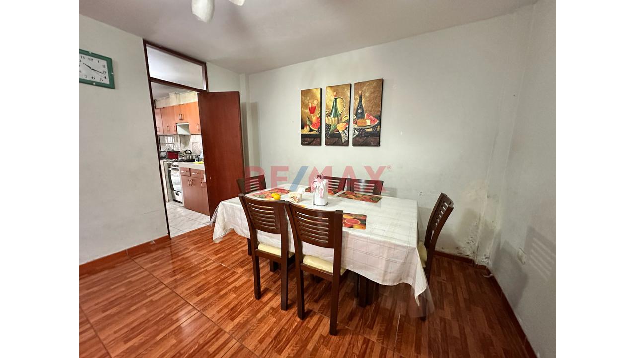 Se Vende Casa De 120 M² Con 2 Departamentos Independientes En San Juan De Lurigancho (Campoy) — foto 12
