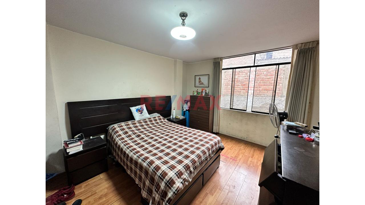 Se Vende Casa De 120 M² Con 2 Departamentos Independientes En San Juan De Lurigancho (Campoy) — foto 5