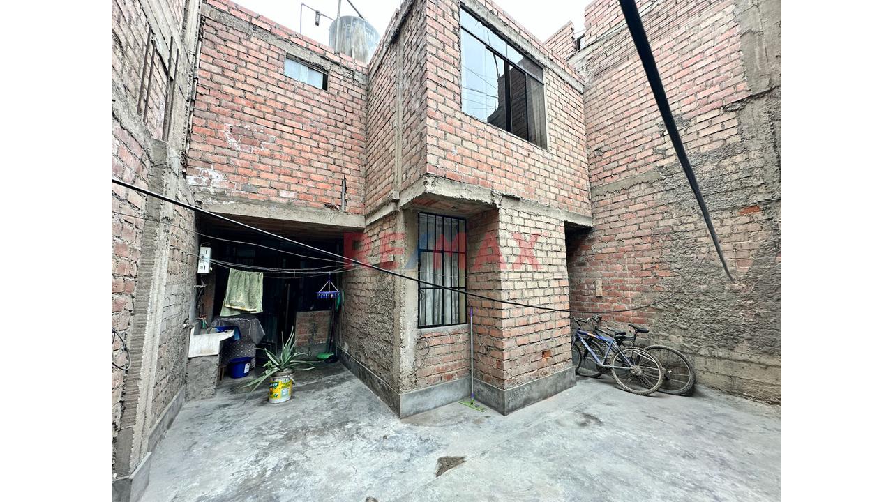 Se Vende Casa De 120 M² Con 2 Departamentos Independientes En San Juan De Lurigancho (Campoy) — foto 8