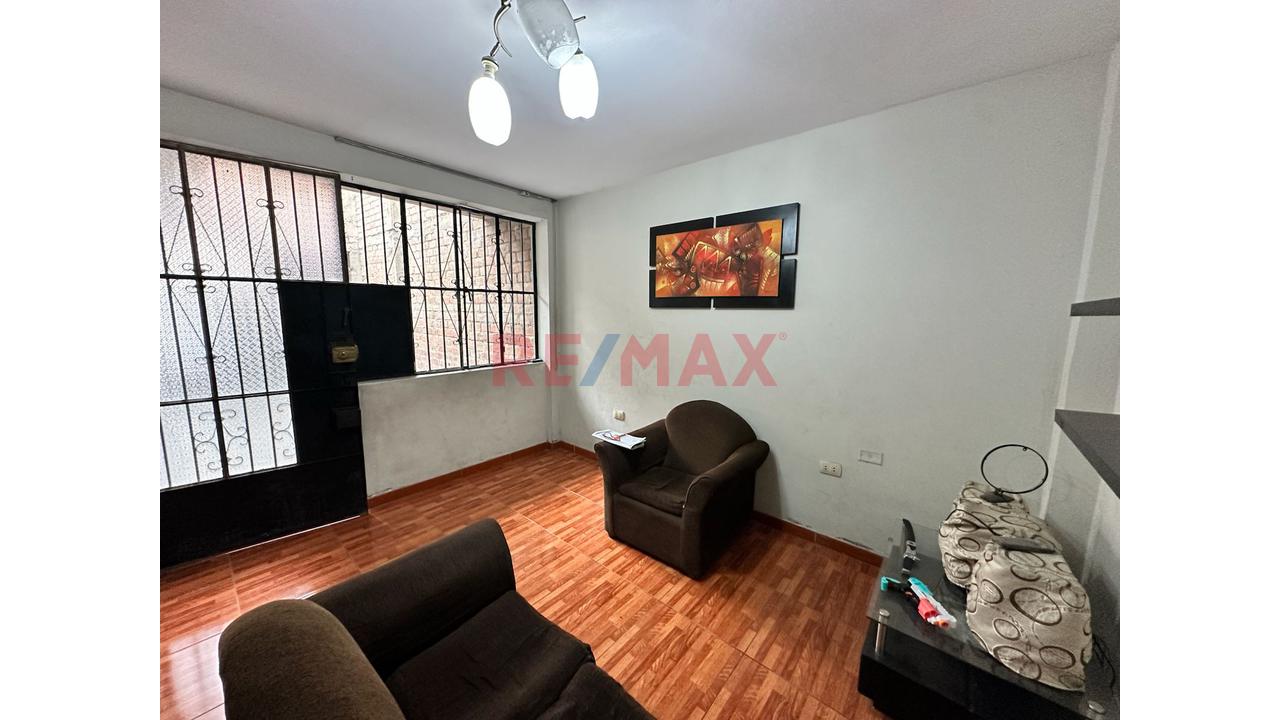 Se Vende Casa De 120 M² Con 2 Departamentos Independientes En San Juan De Lurigancho (Campoy) — foto 14