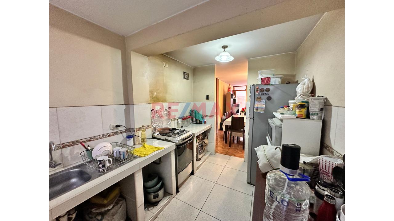 Se Vende Casa De 120 M² Con 2 Departamentos Independientes En San Juan De Lurigancho (Campoy) — foto 2