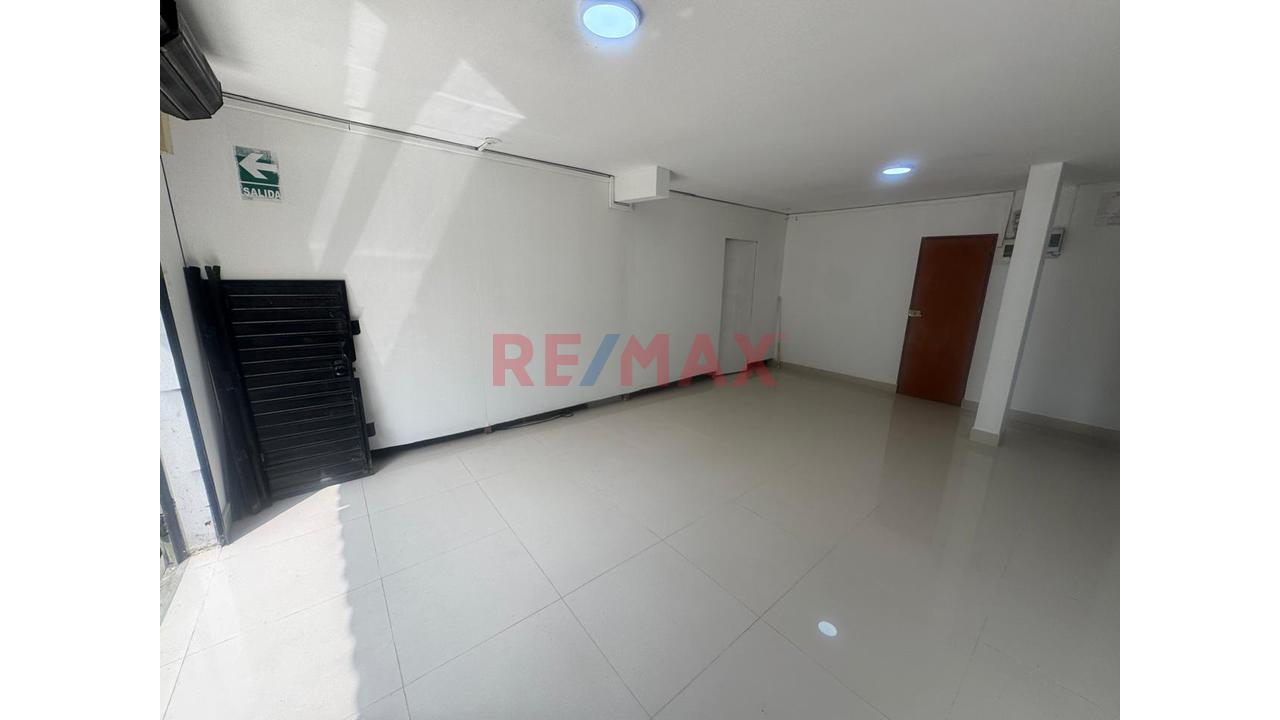 Alquiler Local Comercial En Sagitario Surco - 8