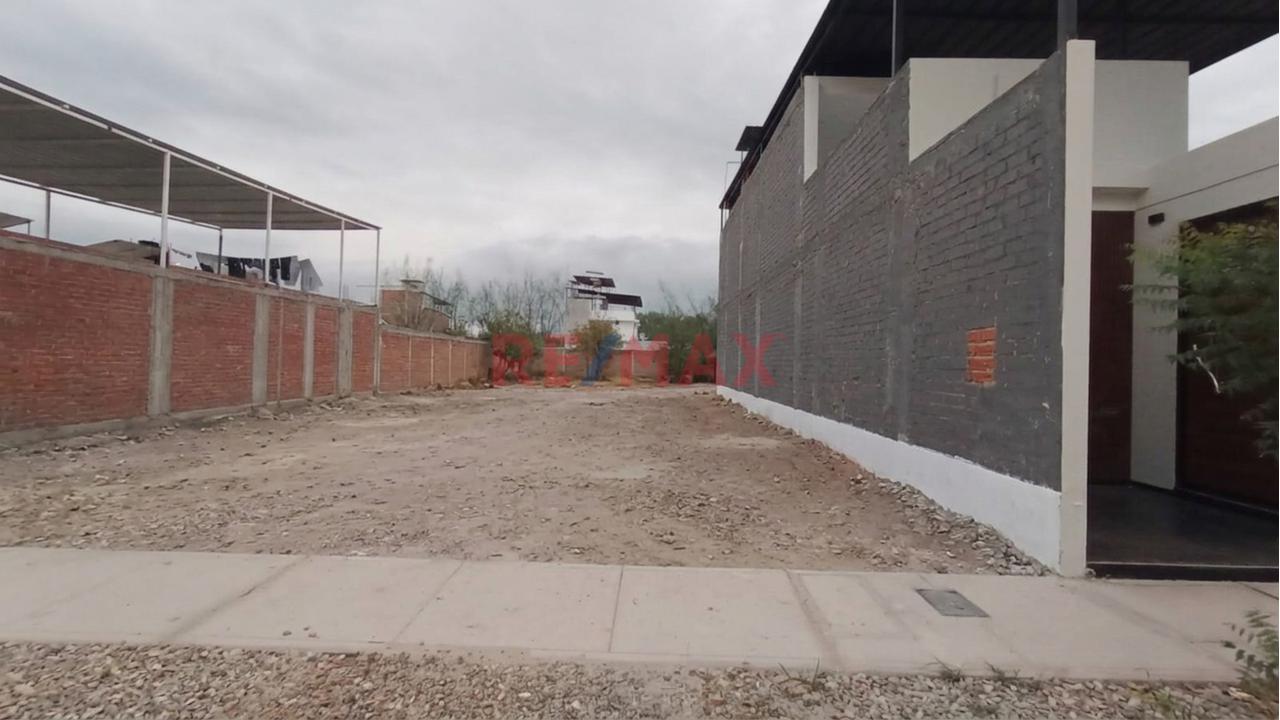 Venta De Terreno Q1 Urb.Miraflores Boulevard Park Plaza 140M2