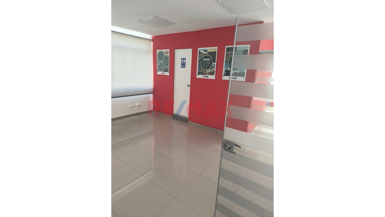 Alquiler De Oficina En Av Principal De Alto Transito — foto 3