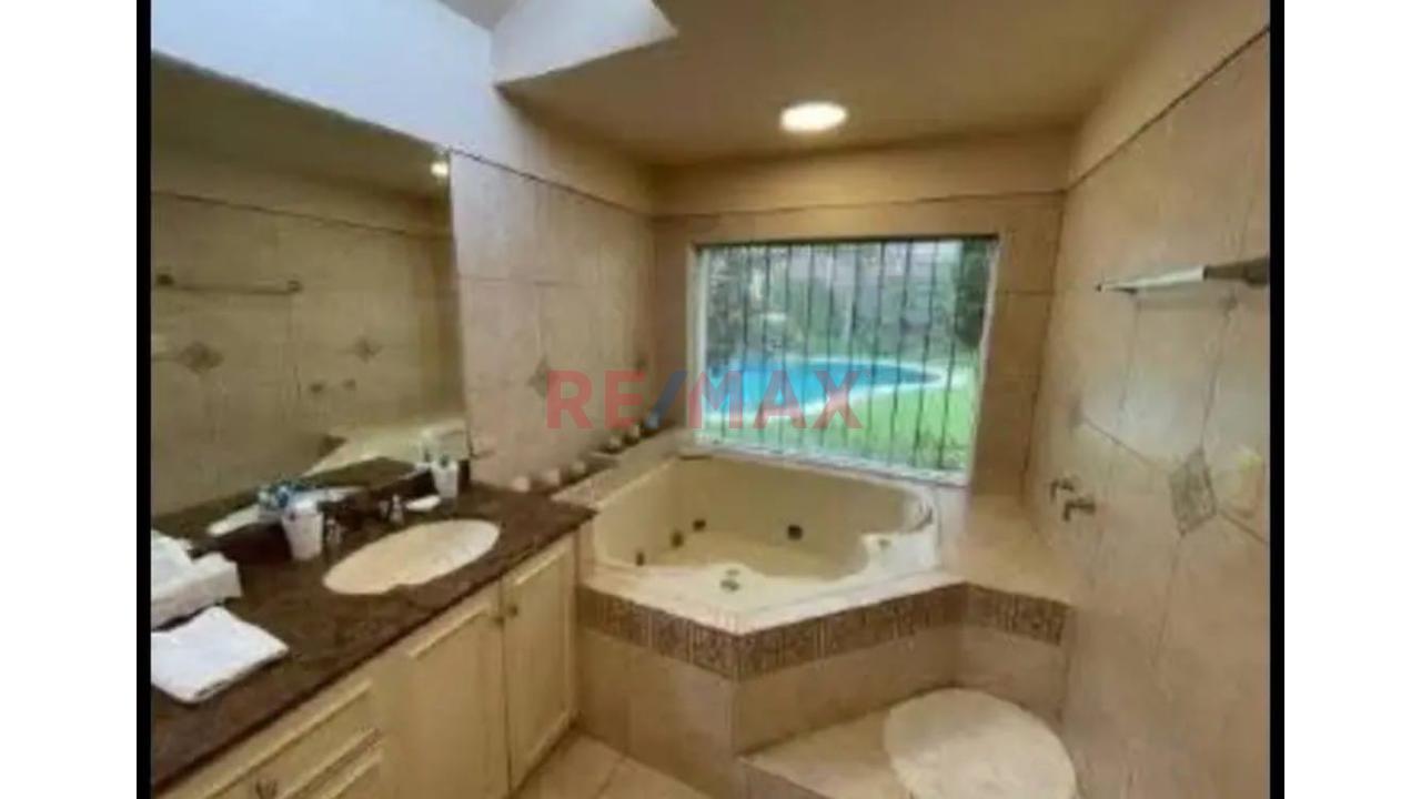 Venta De Hermosa Casa En La Planicie - 9