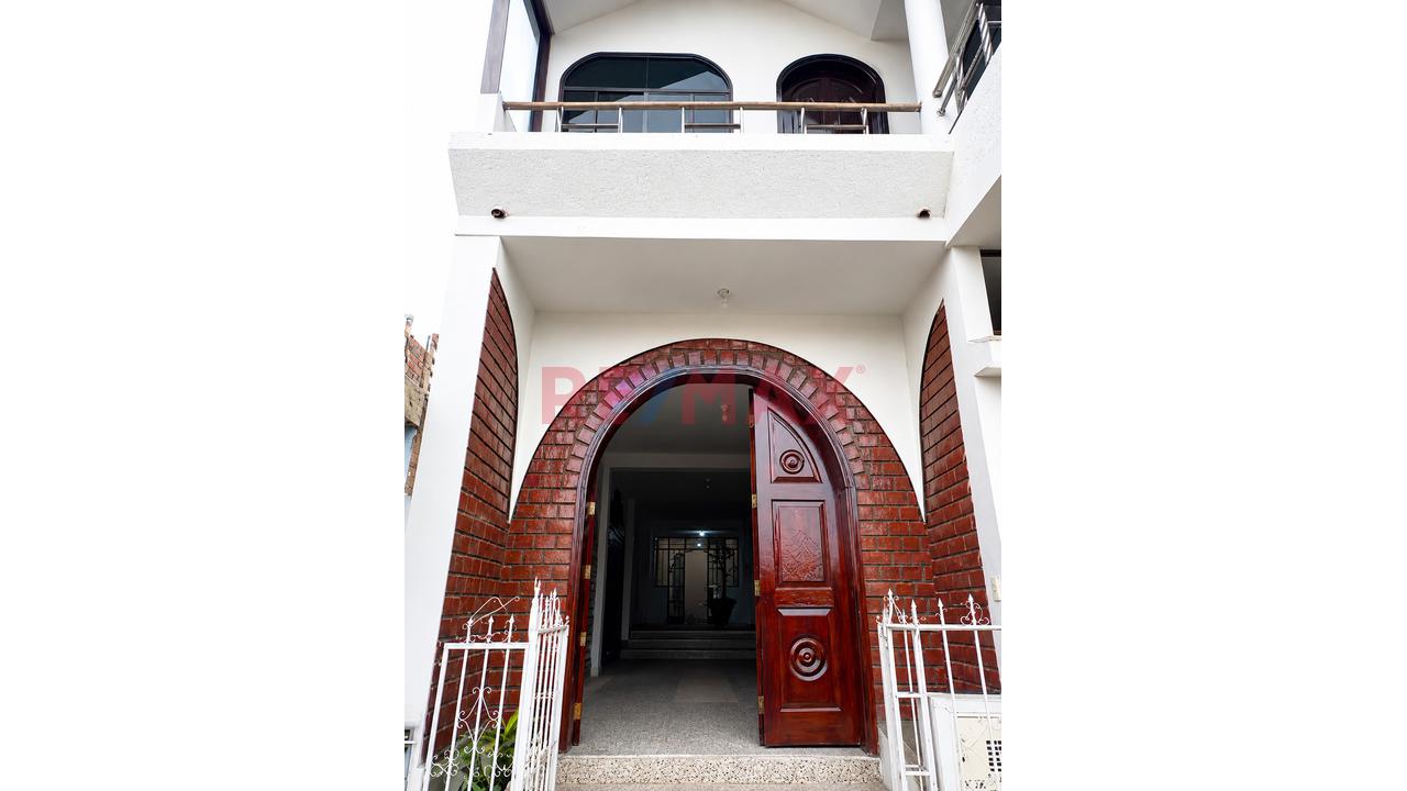 🏡✨ ¡Inversión Inteligente En Puente Piedra! ✨🏡 — foto 2