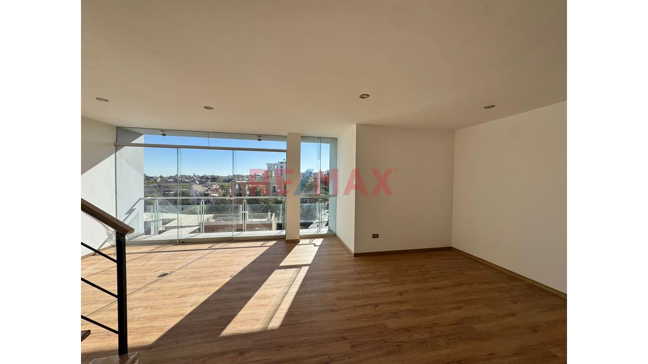 En Venta Exclusivo Duplex Con Vistas Panorámicas A Los Volcanes En Umacollo - Arequipa — foto 2