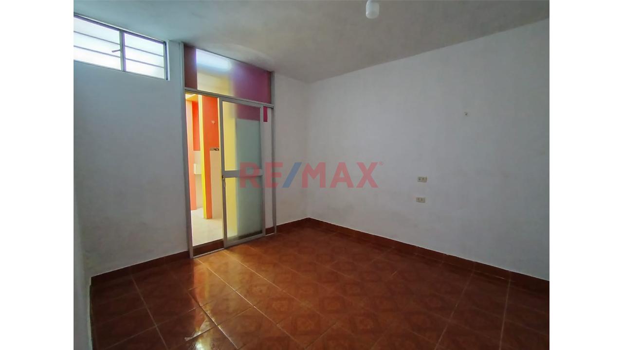Amplia Casa En Venta En Urb. Las Dunas - San Joaquín Ii Etapa – Ideal Para Inversión O Vivienda Multifamiliar - 8