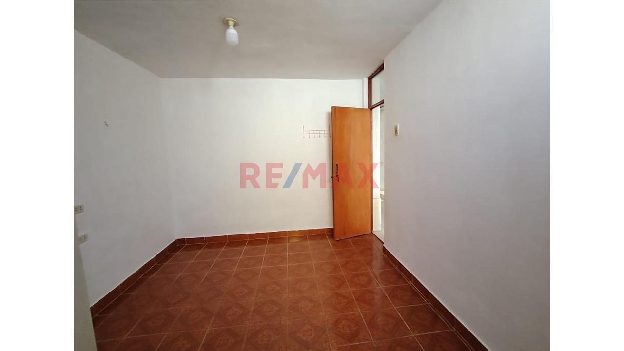 Amplia Casa En Venta En Urb. Las Dunas - San Joaquín Ii Etapa – Ideal Para Inversión O Vivienda Multifamiliar - 9