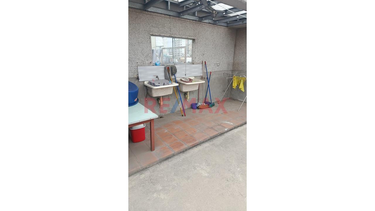 Se Vende Aires Del 4To Piso En Pueblo Libre Frente A Parque. - 8