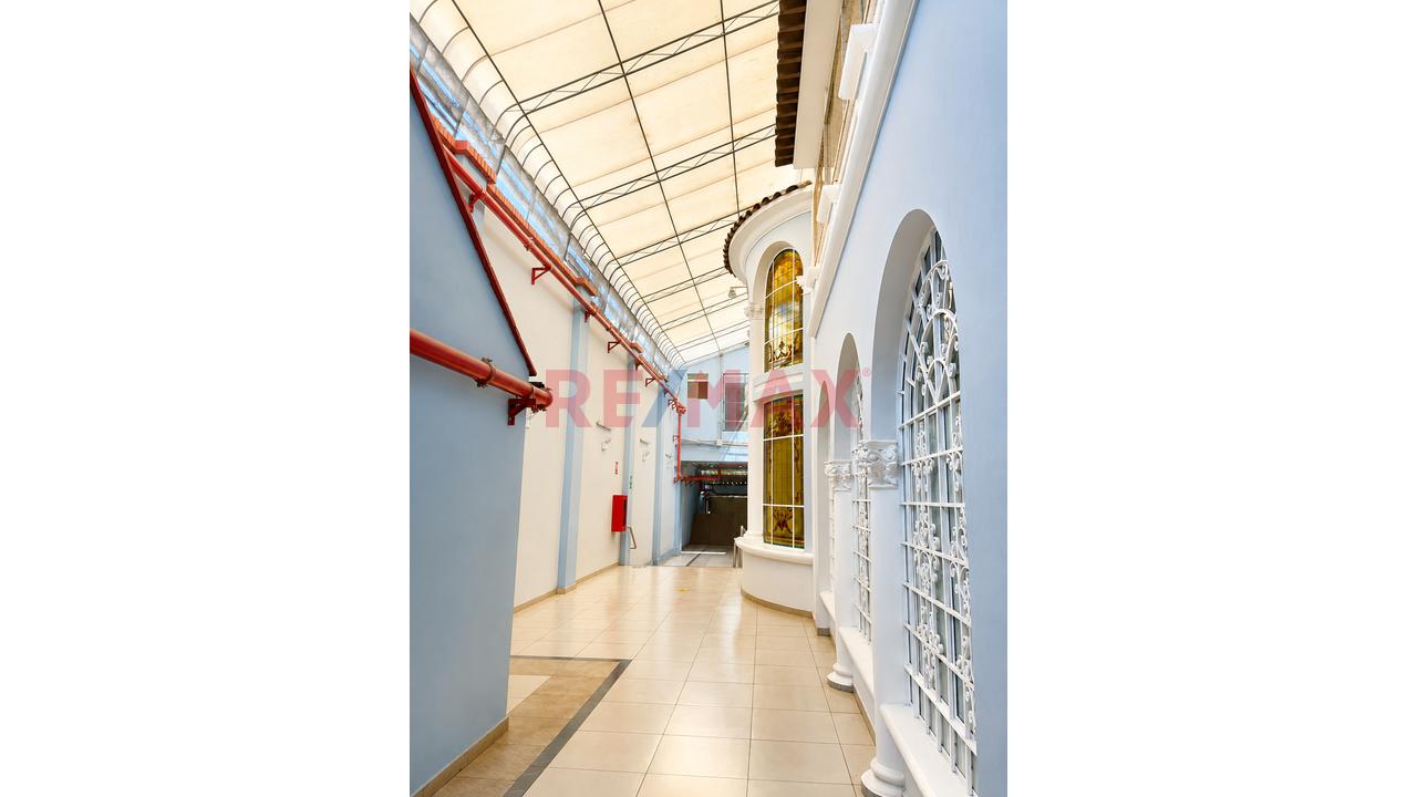 🏢Gran Sede Corporativa Lista Para Operar | 2 Torres + Casona | Estacionamiento Exclusivo | Av. Arequipa – Lince - 18