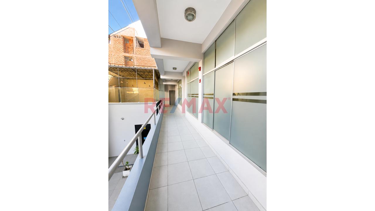 🏢Gran Sede Corporativa Lista Para Operar | 2 Torres + Casona | Estacionamiento Exclusivo | Av. Arequipa – Lince - 16