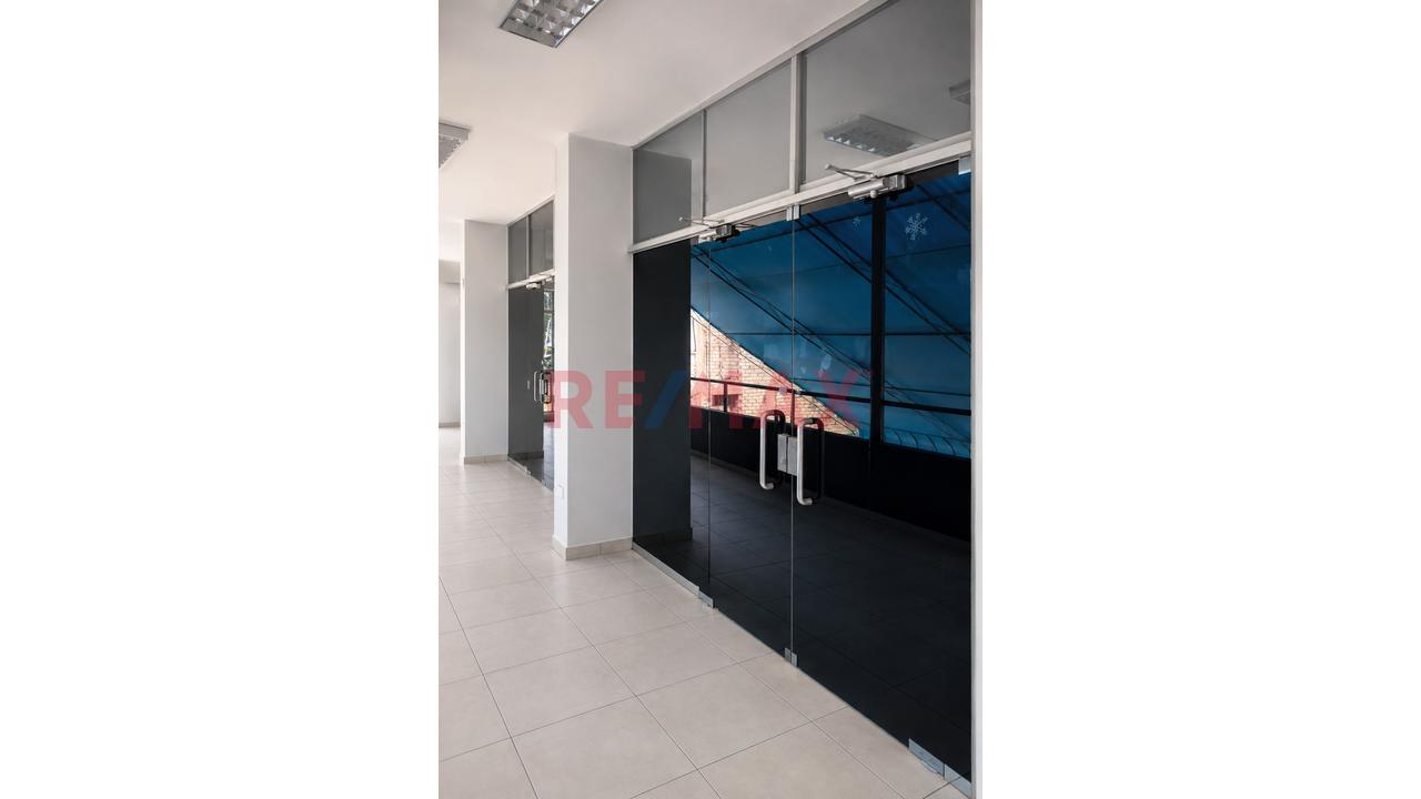 🏢Gran Sede Corporativa Lista Para Operar | 2 Torres + Casona | Estacionamiento Exclusivo | Av. Arequipa – Lince - 17
