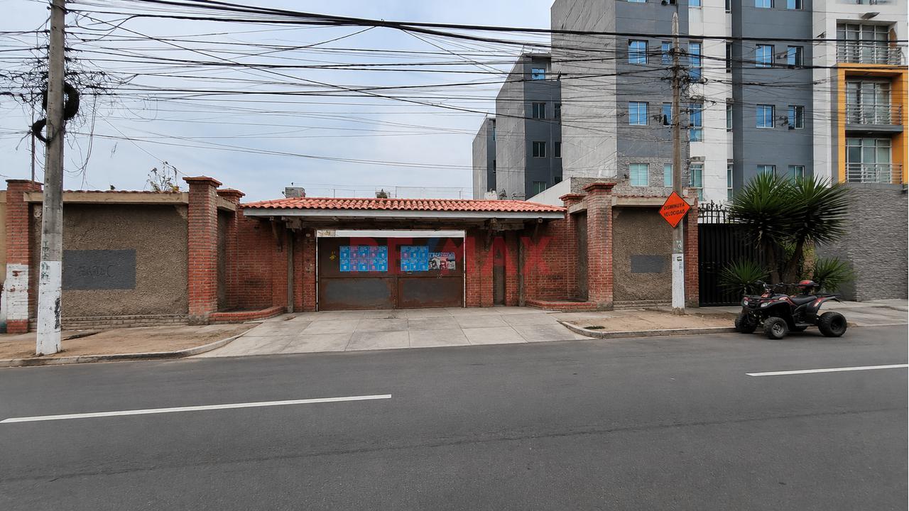 Venta De Terrno De 450 M2 En Av. El Golf - 3