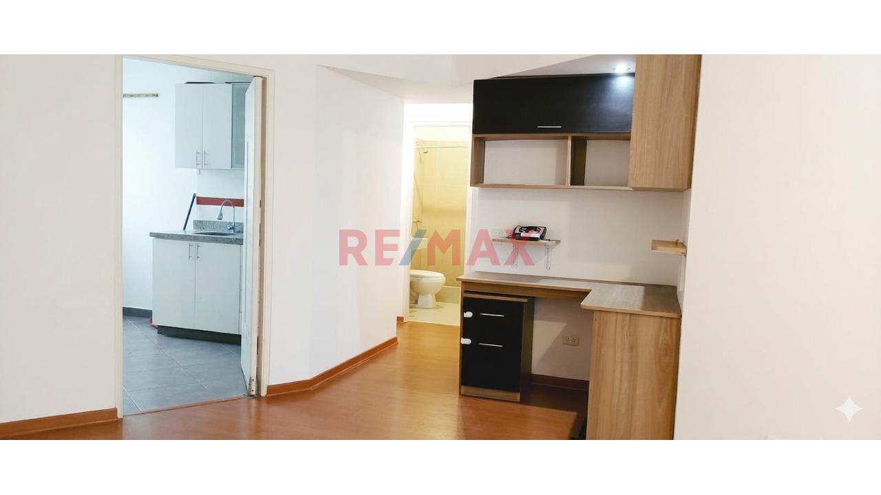Venta Ocasion Por Mudanza: Flat En 5To Piso, Excelente Zona Frente Al Parque San Martin - Pueblo Libre — foto 13