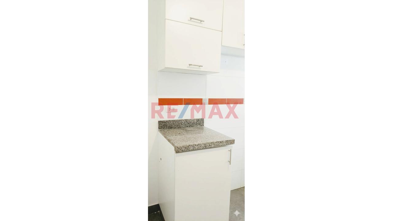 Venta Ocasion Por Mudanza: Flat En 5To Piso, Excelente Zona Frente Al Parque San Martin - Pueblo Libre — foto 10