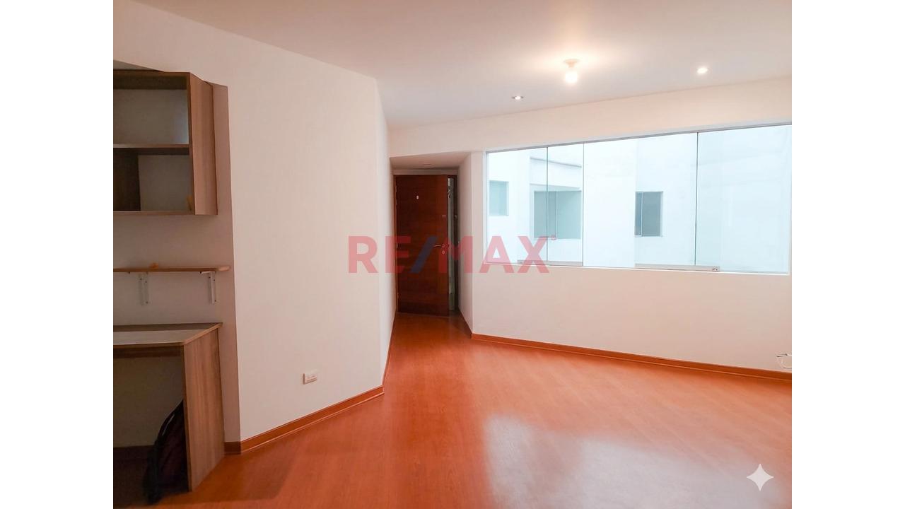 Venta Ocasion Por Mudanza: Flat En 5To Piso, Excelente Zona Frente Al Parque San Martin - Pueblo Libre — foto 7