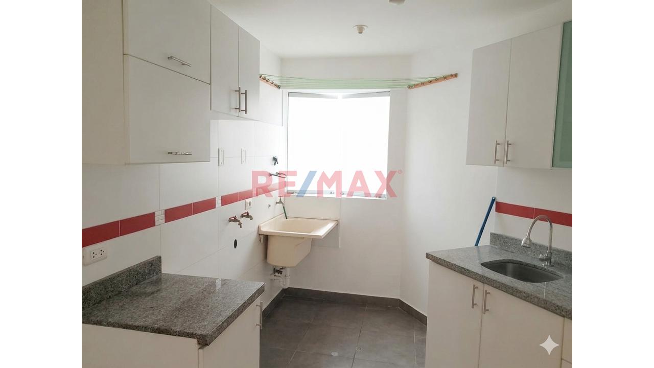 Venta Ocasion Por Mudanza: Flat En 5To Piso, Excelente Zona Frente Al Parque San Martin - Pueblo Libre — foto 6