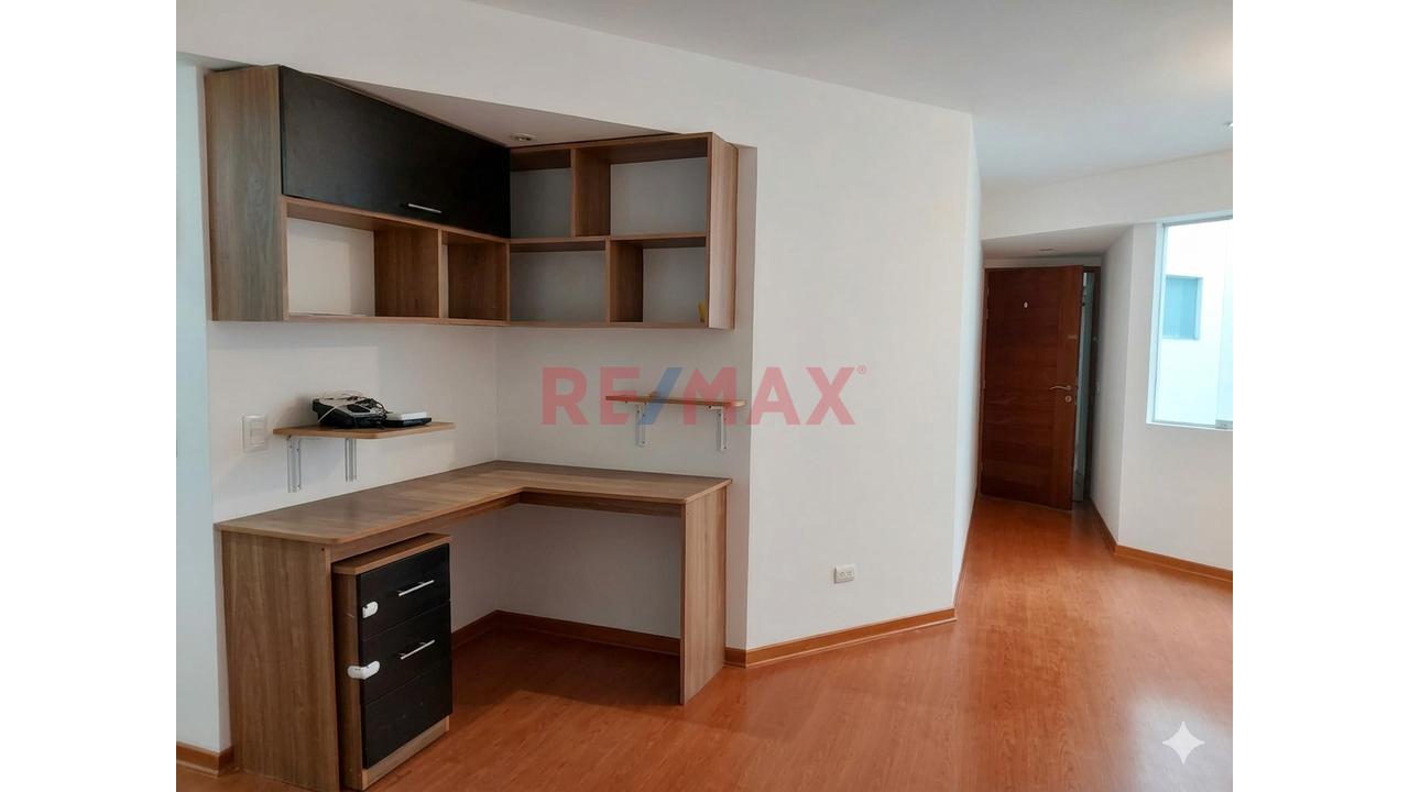 Venta Ocasion Por Mudanza: Flat En 5To Piso, Excelente Zona Frente Al Parque San Martin - Pueblo Libre — foto 4