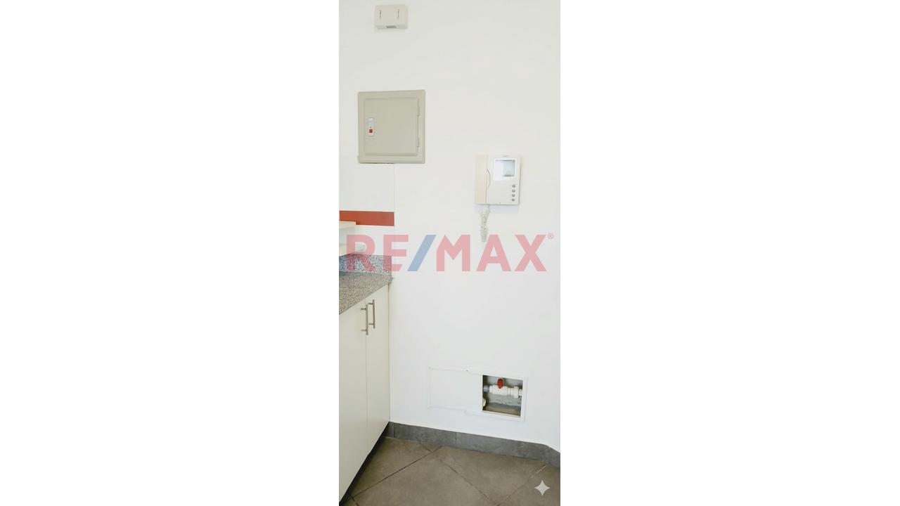 Venta Ocasion Por Mudanza: Flat En 5To Piso, Excelente Zona Frente Al Parque San Martin - Pueblo Libre — foto 15