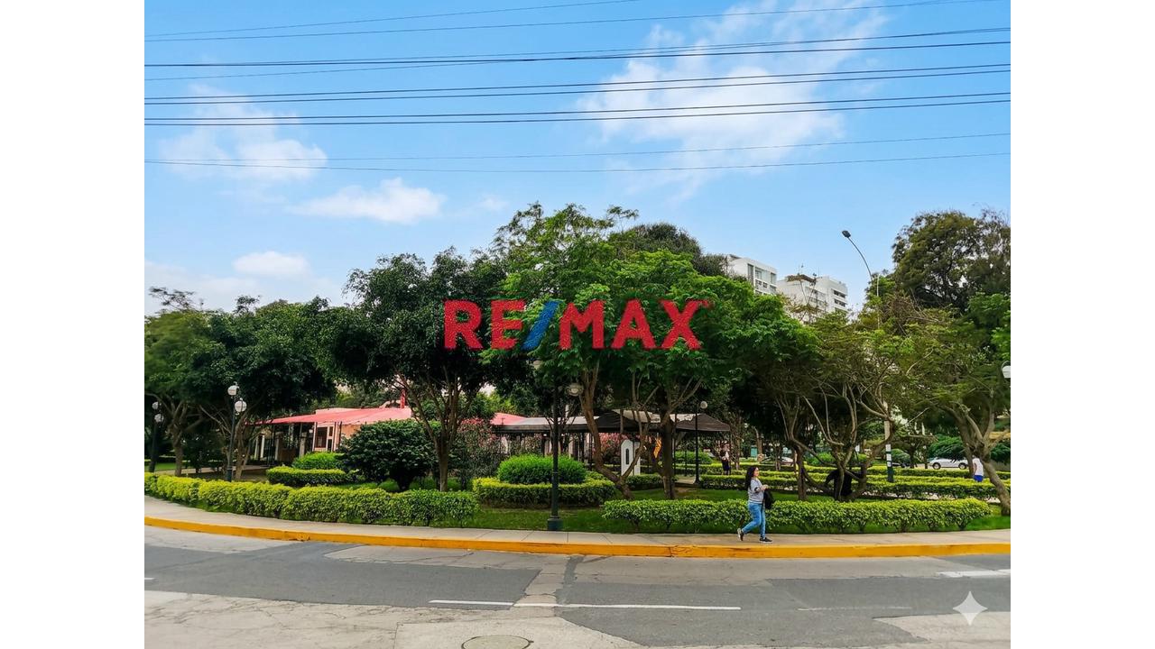 Venta Ocasion Por Mudanza: Flat En 5To Piso, Excelente Zona Frente Al Parque San Martin - Pueblo Libre