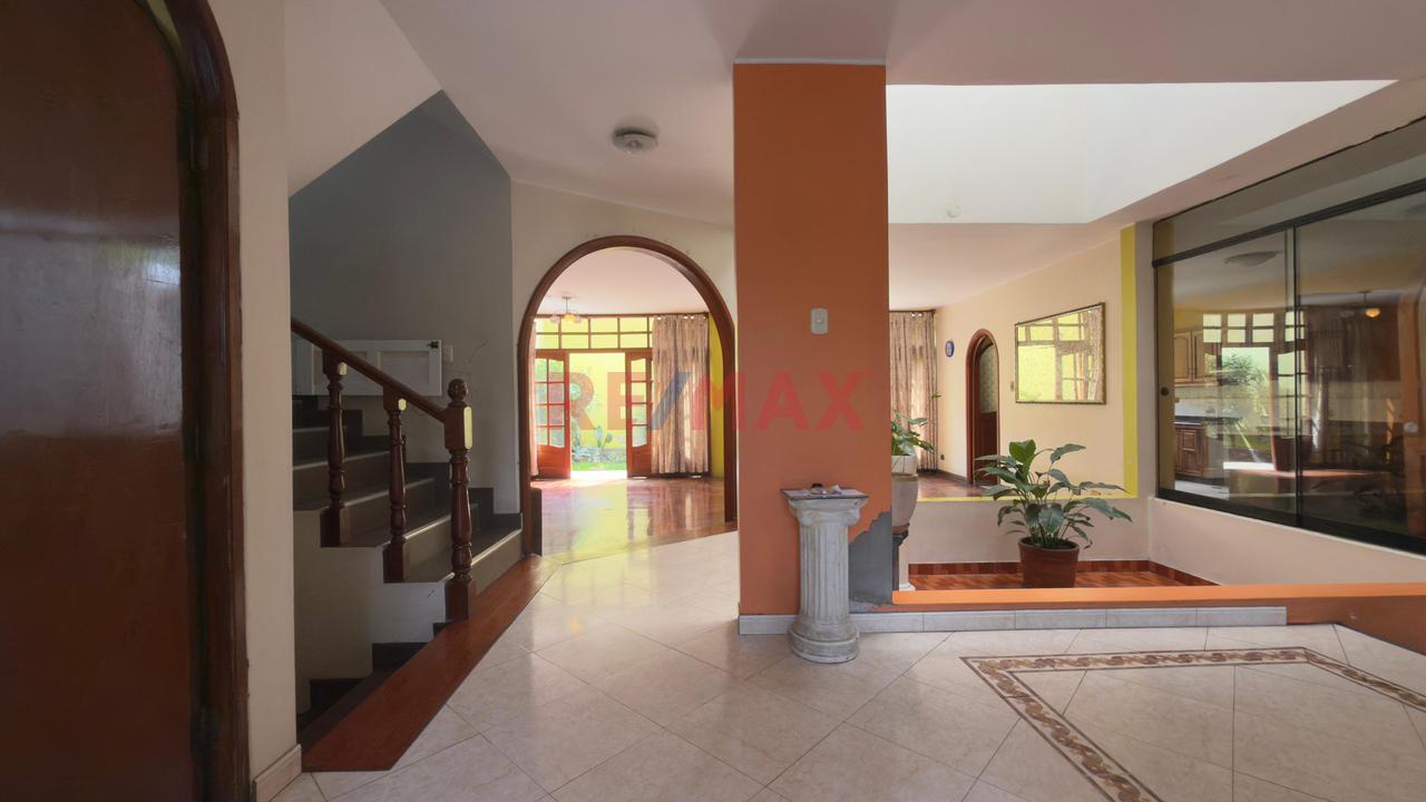 🏡 Amplia Casa En Venta – Urbanización San Antonio De Carapongo - 6