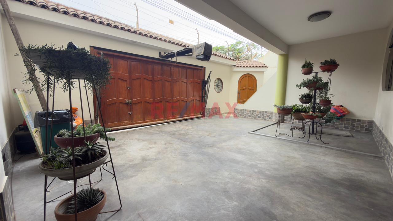 🏡 Amplia Casa En Venta – Urbanización San Antonio De Carapongo - 4