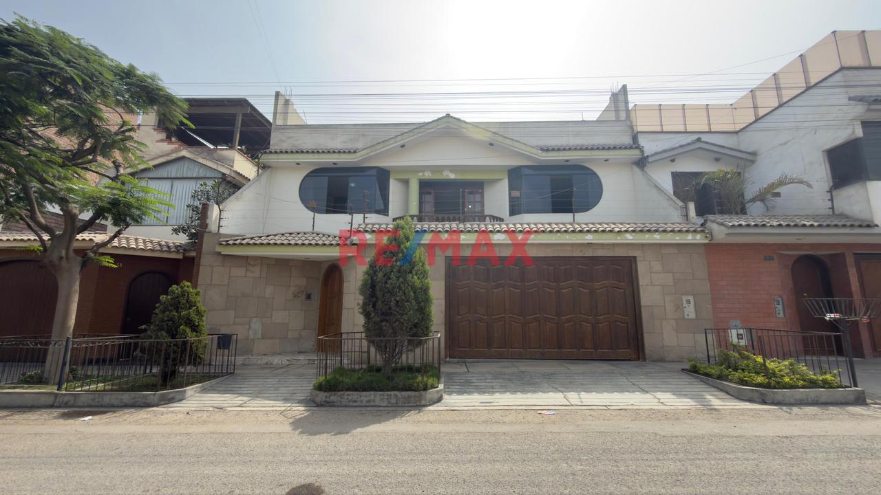 🏡 Amplia Casa En Venta – Urbanización San Antonio De Carapongo - 1