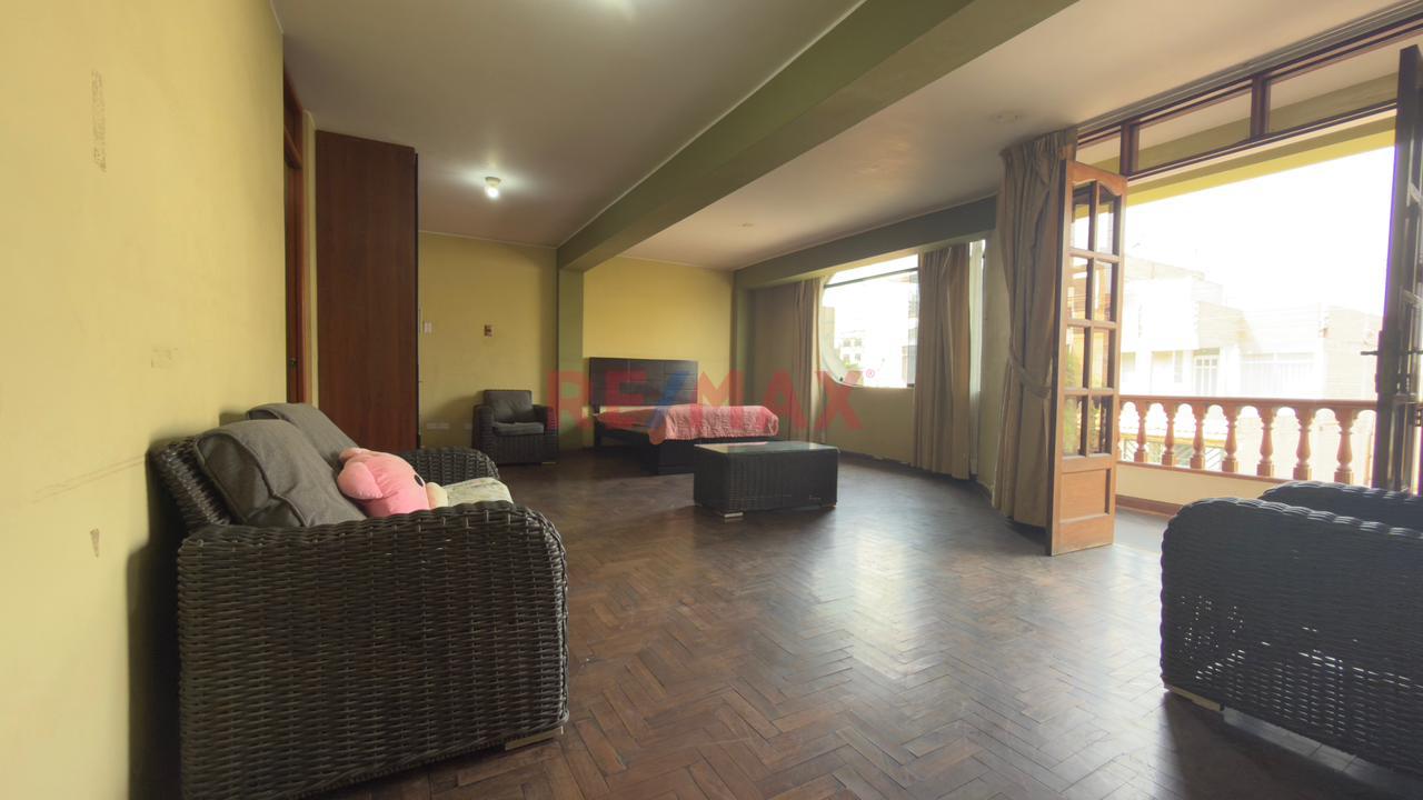 🏡 Amplia Casa En Venta – Urbanización San Antonio De Carapongo - 16