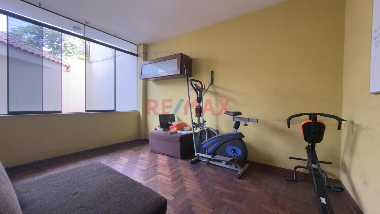🏡 Amplia Casa En Venta – Urbanización San Antonio De Carapongo - 13