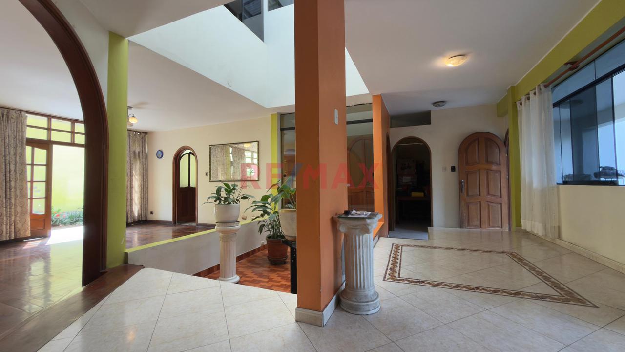 🏡 Amplia Casa En Venta – Urbanización San Antonio De Carapongo - 7