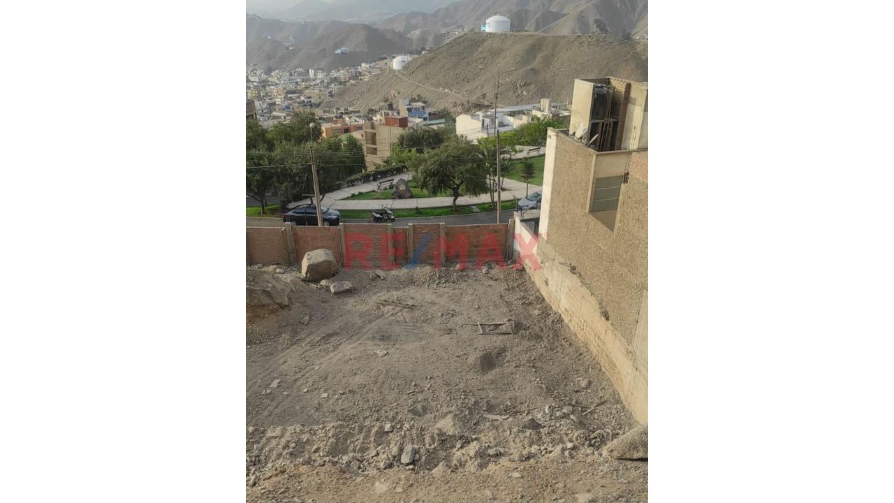Se Vende Lindo Terreno En Las Praderas De La Molina Parametros Para 3 Pisos Y Terraza - 2