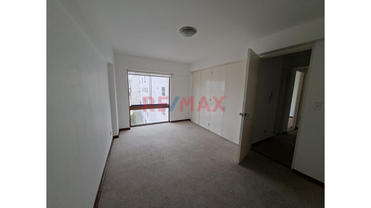 Lindo Y Funcional Duplex, En Una De Las Zonas Mas Lindas Limite De San Isidro Con Moraflores, Cerca Del Parque Santa Margarita. — foto 10