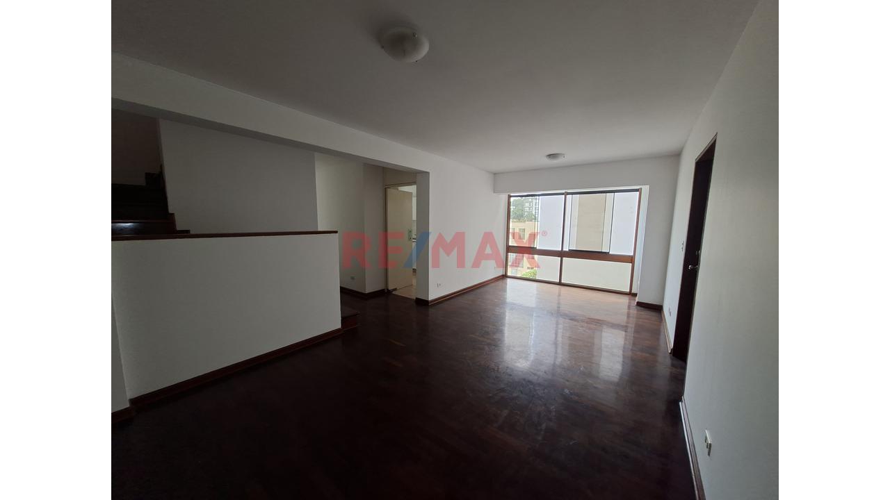 Lindo Y Funcional Duplex, En Una De Las Zonas Mas Lindas Limite De San Isidro Con Moraflores, Cerca Del Parque Santa Margarita. — foto 4
