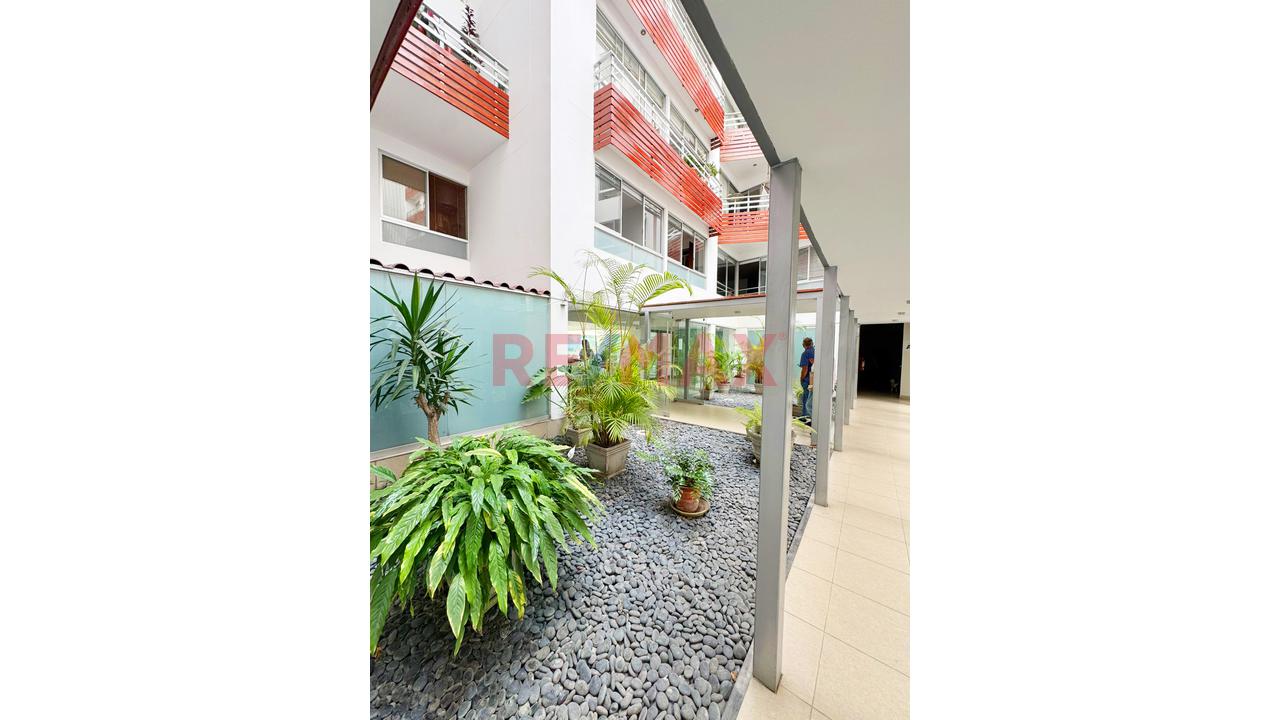 Bajo De Precio !!!!Departamento Flat En Miraflores De 131.46M2 — foto 2
