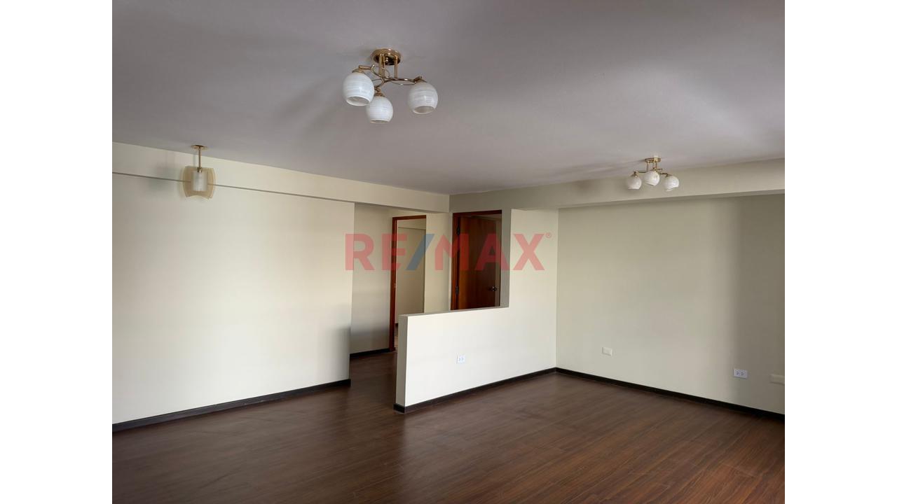 Departamento En Venta 4To Piso Cerca Al Club Internacional Yanahuara - 6