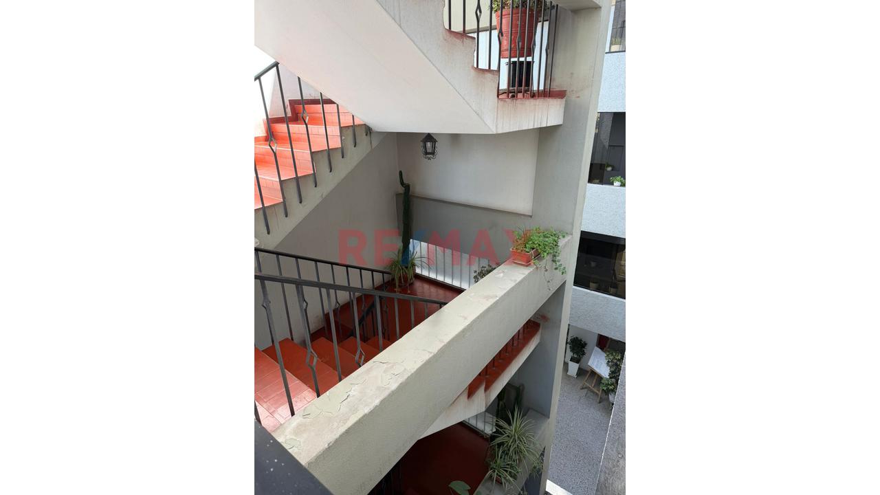 Departamento En Venta 4To Piso Cerca Al Club Internacional Yanahuara - 4