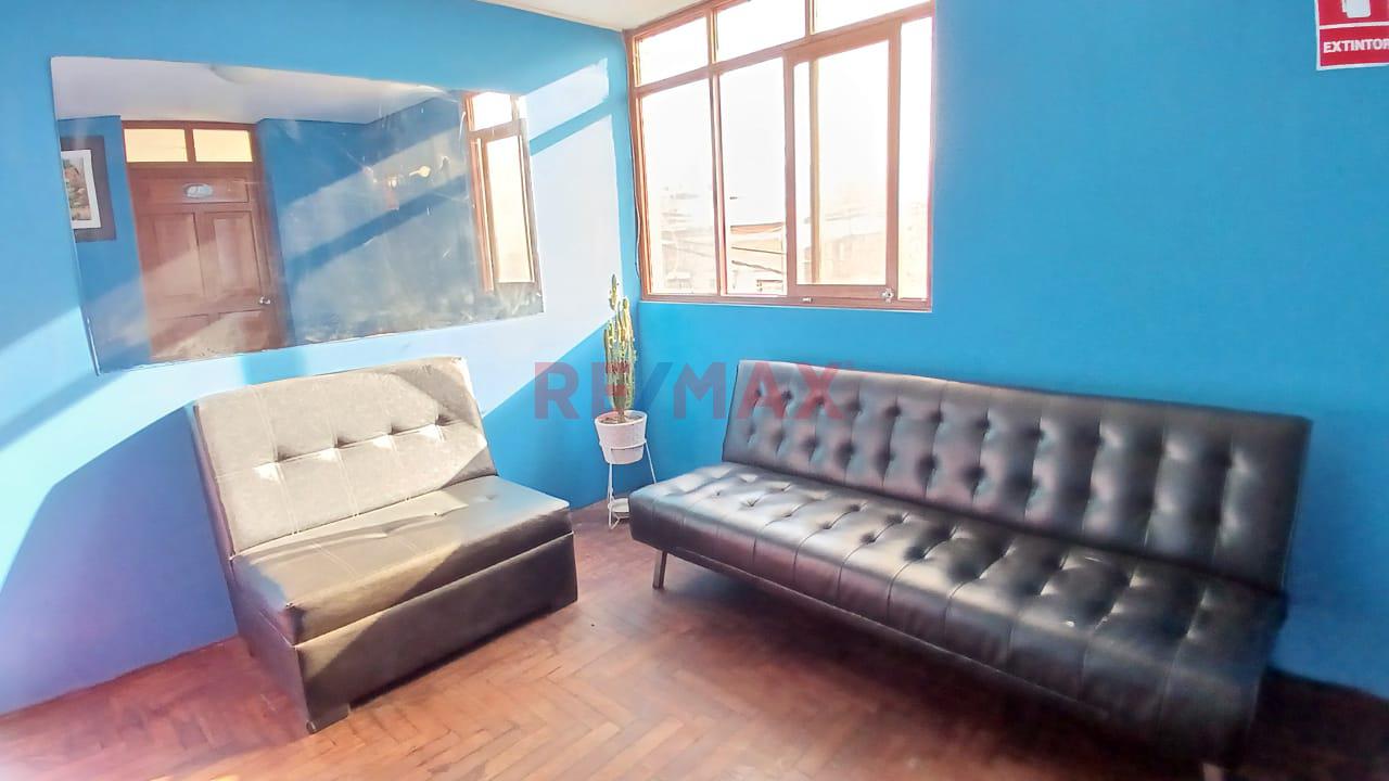 Casa  Hospedaje En Venta Calle Blondell - 2