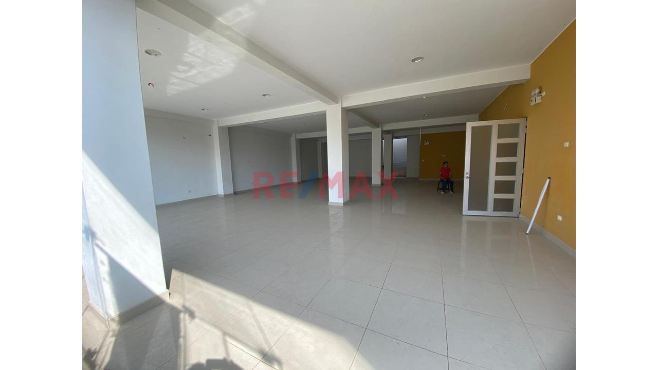 Alquilo Local Comercial - Piso 2 — foto 2