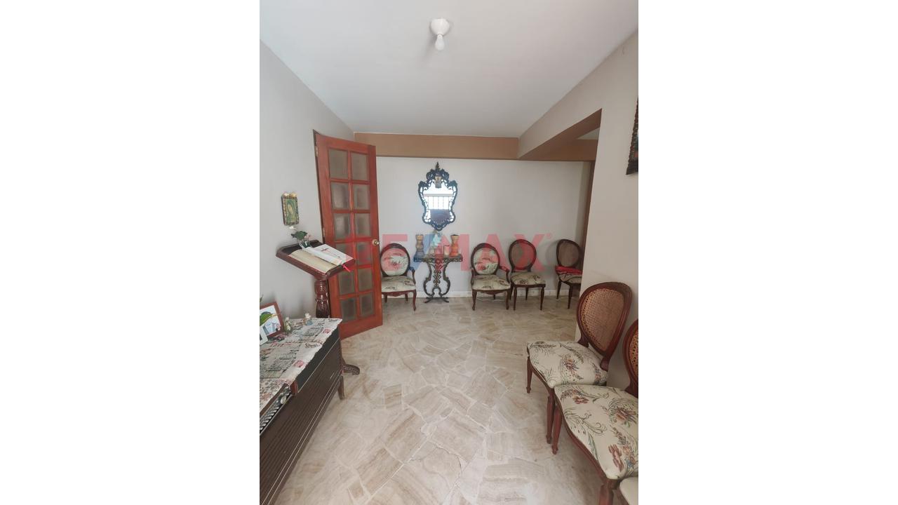 Vendo Exclusiva Residencia De 440 M² En Huaral: Confort En Un Solo Nivel, Amplio Jardín Y Totalmente Amoblada - 6