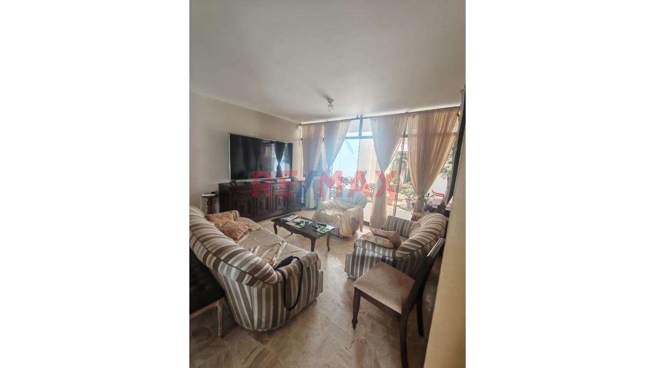 Vendo Exclusiva Residencia De 440 M² En Huaral: Confort En Un Solo Nivel, Amplio Jardín Y Totalmente Amoblada - 4