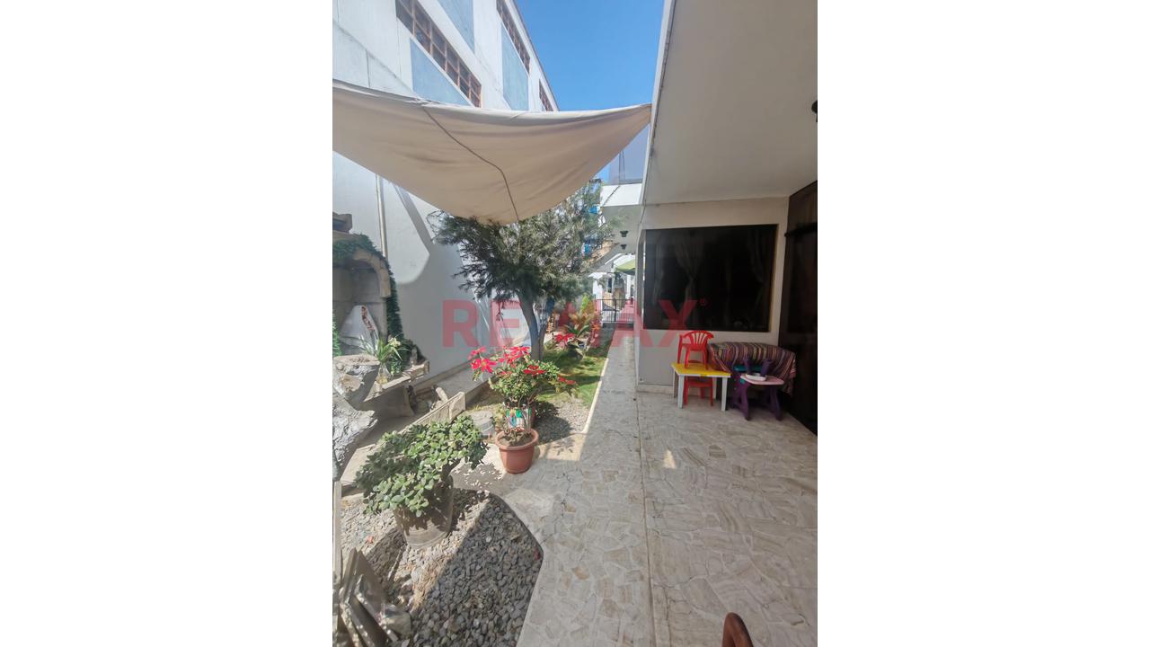 Vendo Exclusiva Residencia De 440 M² En Huaral: Confort En Un Solo Nivel, Amplio Jardín Y Totalmente Amoblada - 17