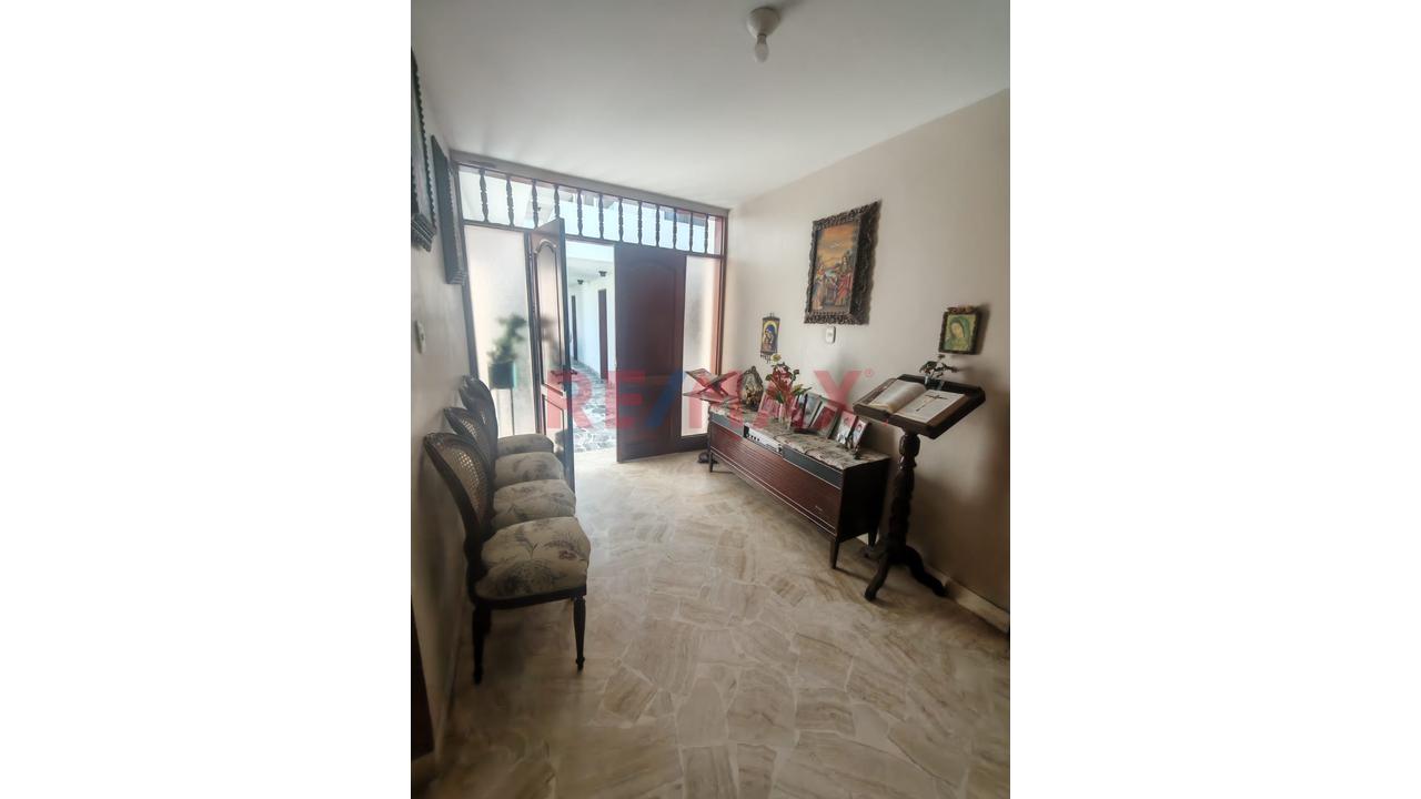Vendo Exclusiva Residencia De 440 M² En Huaral: Confort En Un Solo Nivel, Amplio Jardín Y Totalmente Amoblada - 7