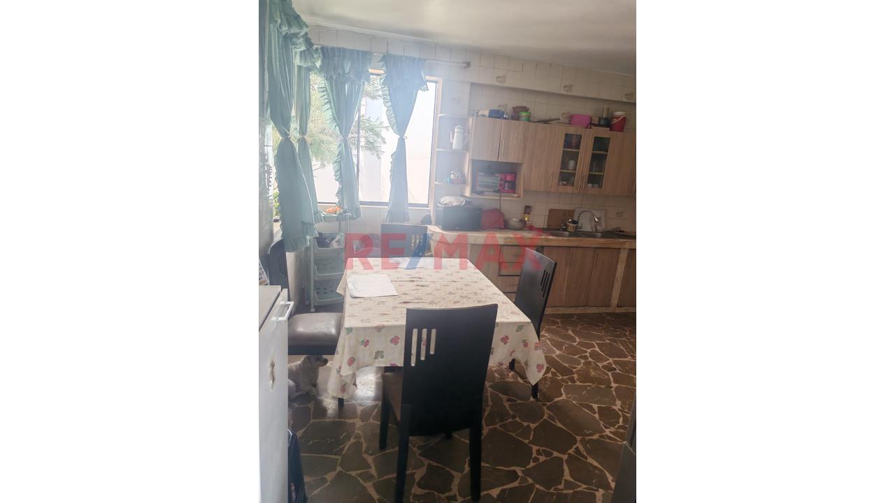 Vendo Exclusiva Residencia De 440 M² En Huaral: Confort En Un Solo Nivel, Amplio Jardín Y Totalmente Amoblada - 9