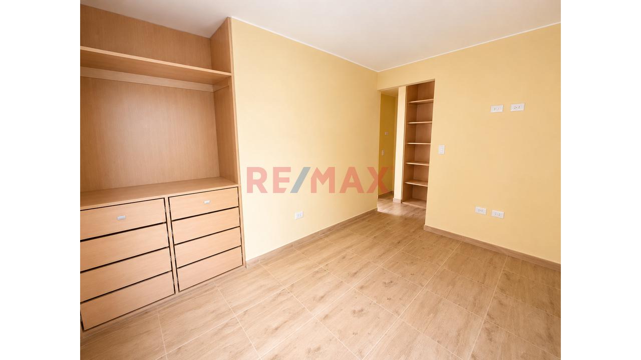 ¡Bello Dúplex Con Patio Privado! En Ate Vitarte - 8